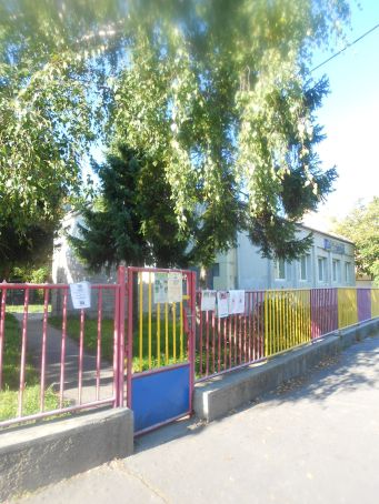 KLIKNITE
vchod do DC Ihrisko na Halašovej ul.